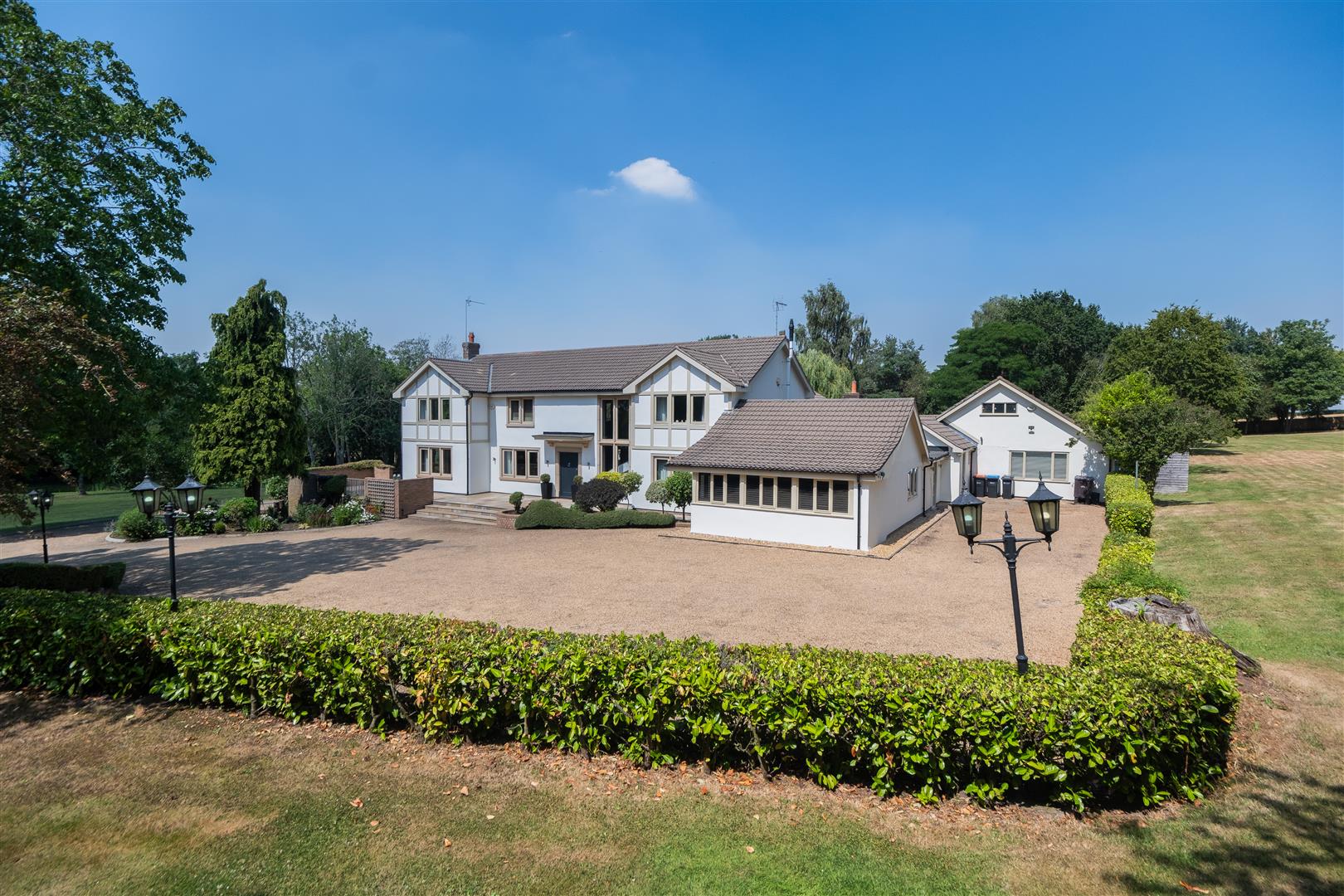 5 bedroom  Detached House for Sale in Dunham On The Hill